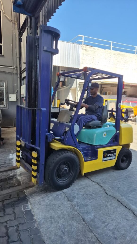 Empilhadeira 2,5 toneladas